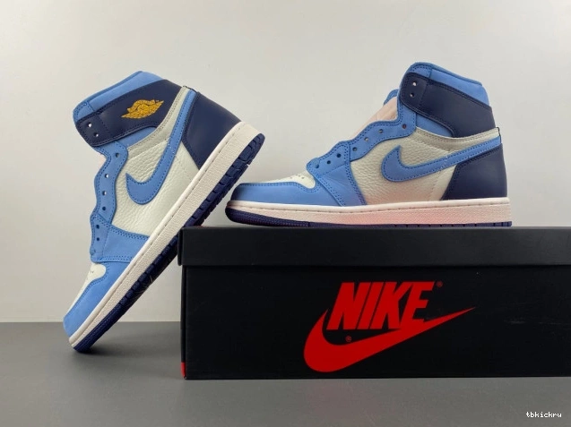 Reps TBK Flight OG Jordan in FD2596-400 1 WMNS Air First High 0810